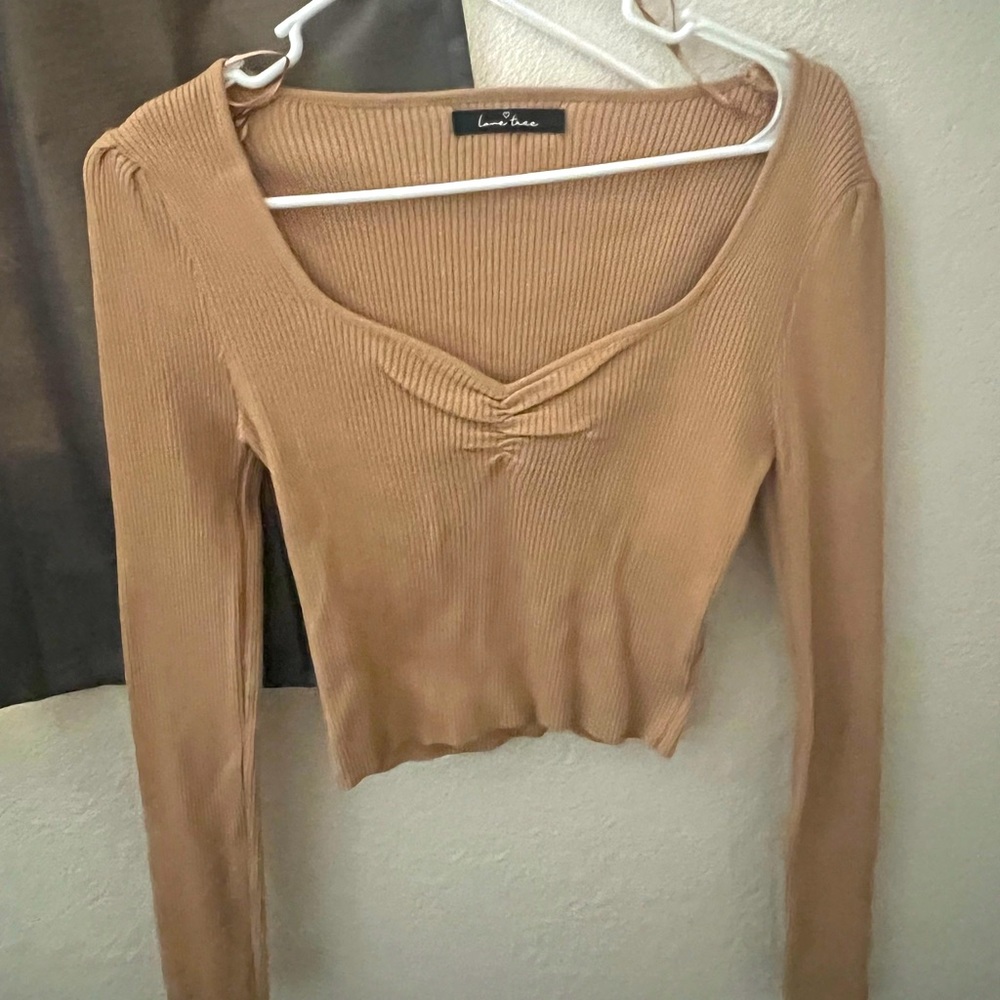 This is a long sleeve size small in womens
